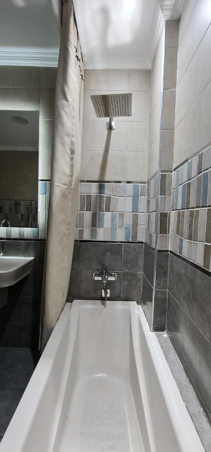 Comfy 2-Bedrooms Apartment In Cairo 44-2 Bagian luar foto